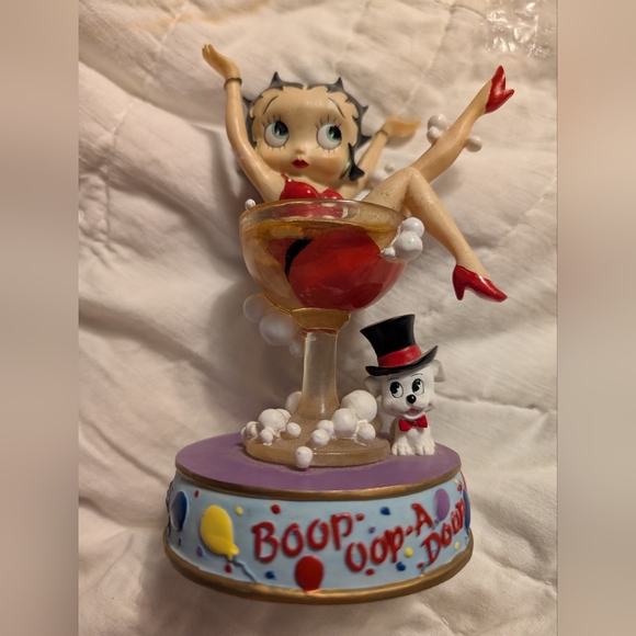 2006 San Francisco Music Box Company Betty Boop In Champagne Glass Figure - Picture 1 of 5
